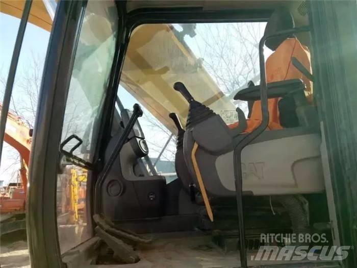 CAT 324 D2L Excavatoare pe șenile
