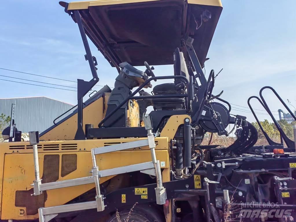 CAT AP655F Pavatoare asfalt