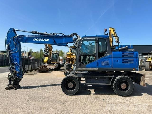 Doosan DX 170 W Excavatoare cu roti