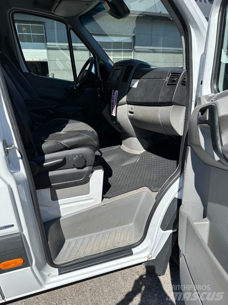 VERSALIFT VDT-170-F Platforme aeriene montate pe camion