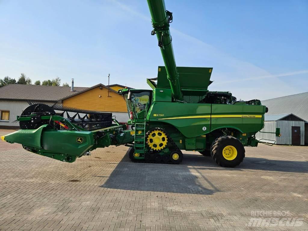 John Deere S790 Combine de secerat
