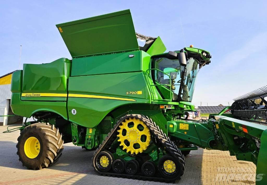 John Deere S790 Combine de secerat