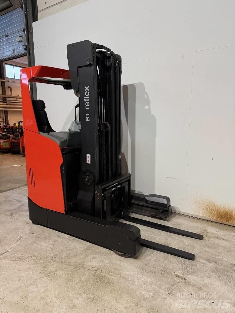 Toyota truck RRE200H Stivuitor cu catarg retractabil