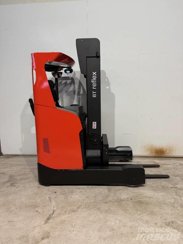 Toyota truck RRE200H Stivuitor cu catarg retractabil