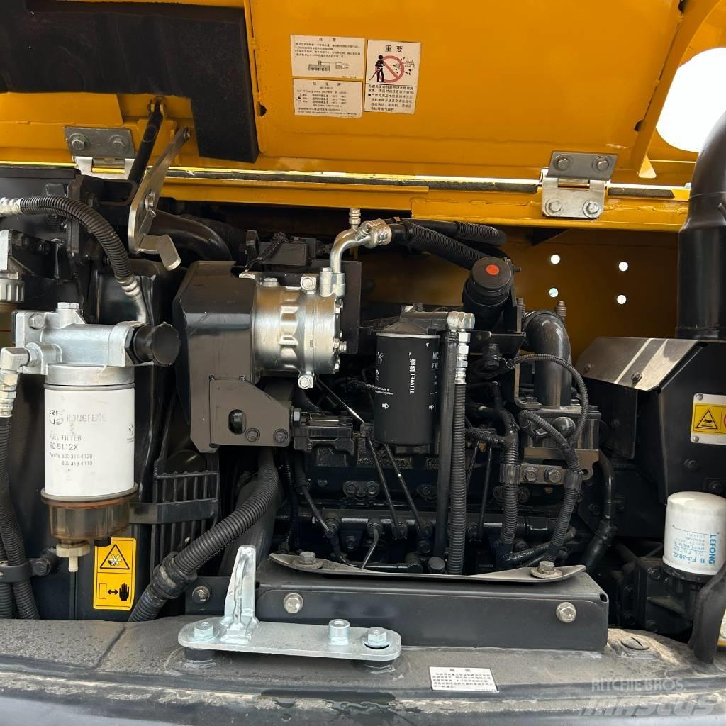 Komatsu 60-8 Excavatoare pe șenile
