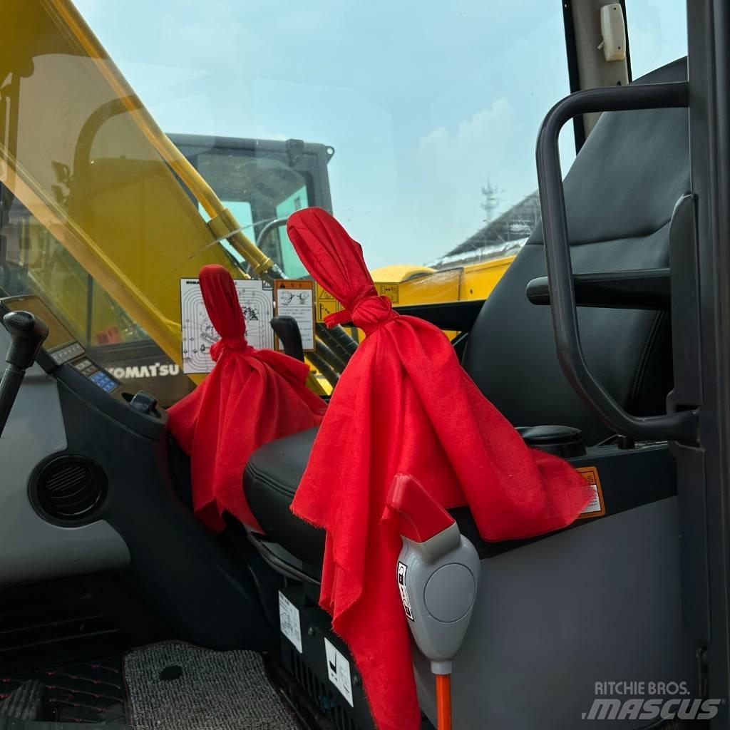 Komatsu 60-8 Excavatoare pe șenile
