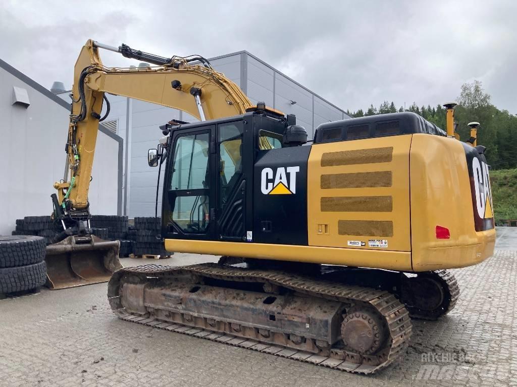 CAT 326 F L Excavatoare pe șenile

