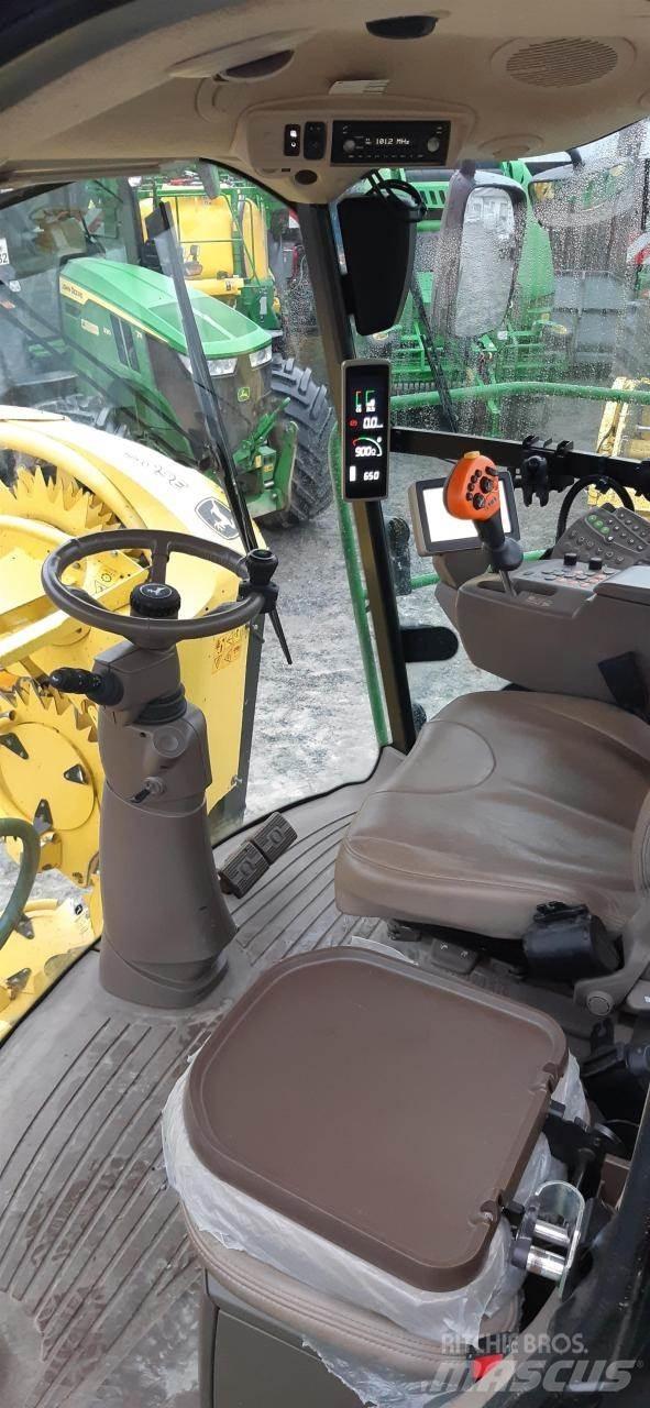 John Deere 8400i Forajere cu autopropulsare