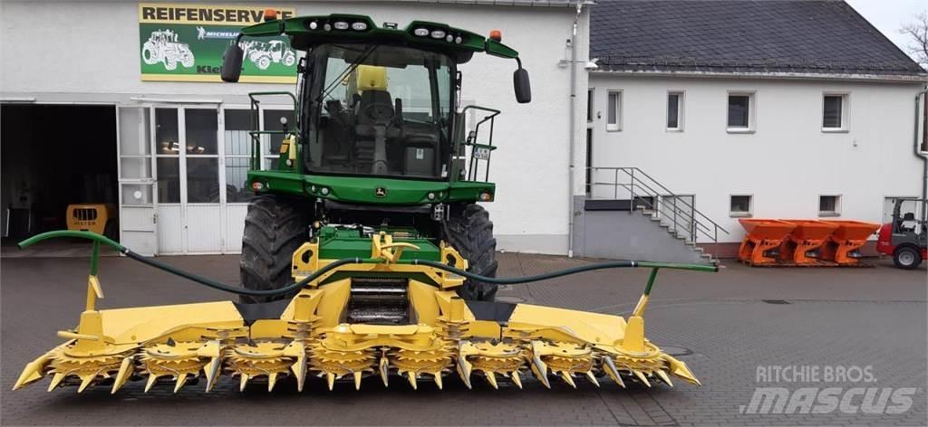 John Deere 8400i Forajere cu autopropulsare