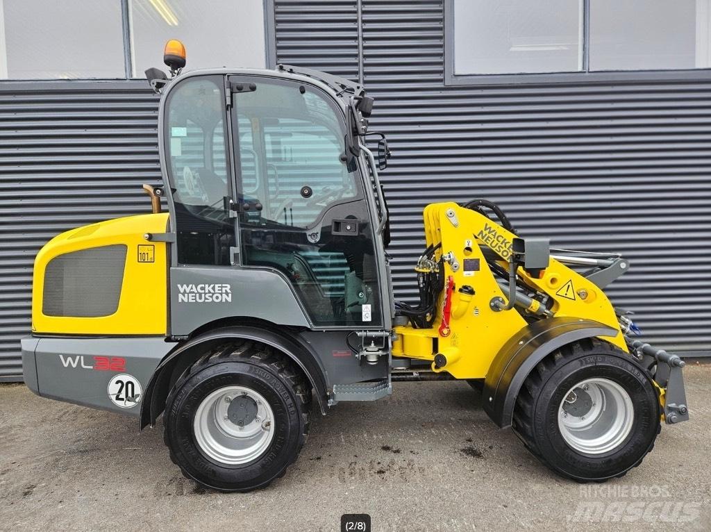 Wacker Neuson WL 32 Incarcator pe pneuri