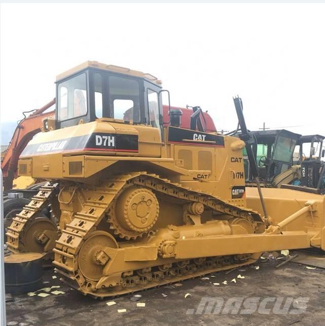 CAT D7H Buldozere pe senile