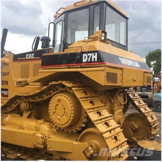 CAT D7H Buldozere pe senile