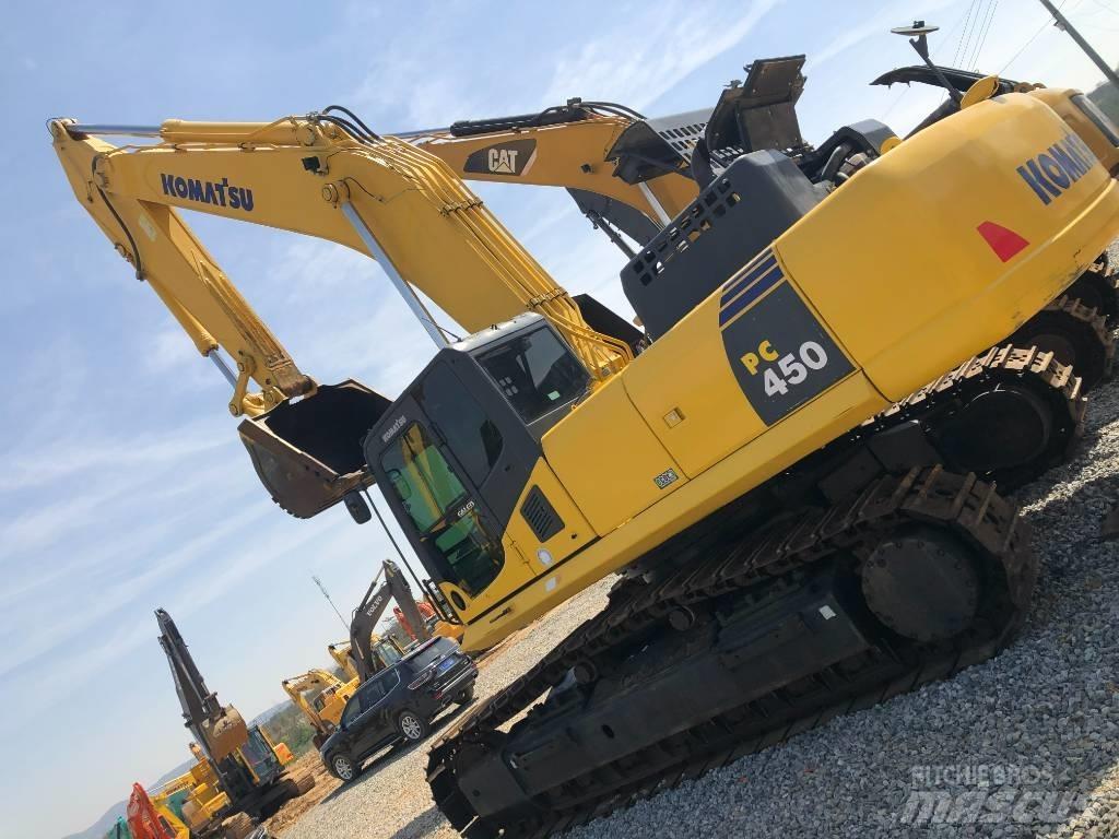 Komatsu 450 Excavatoare pe șenile
