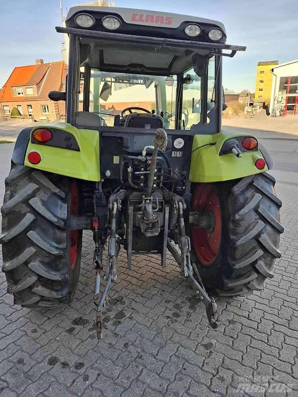 CLAAS AXOS 330 CX Tractoare