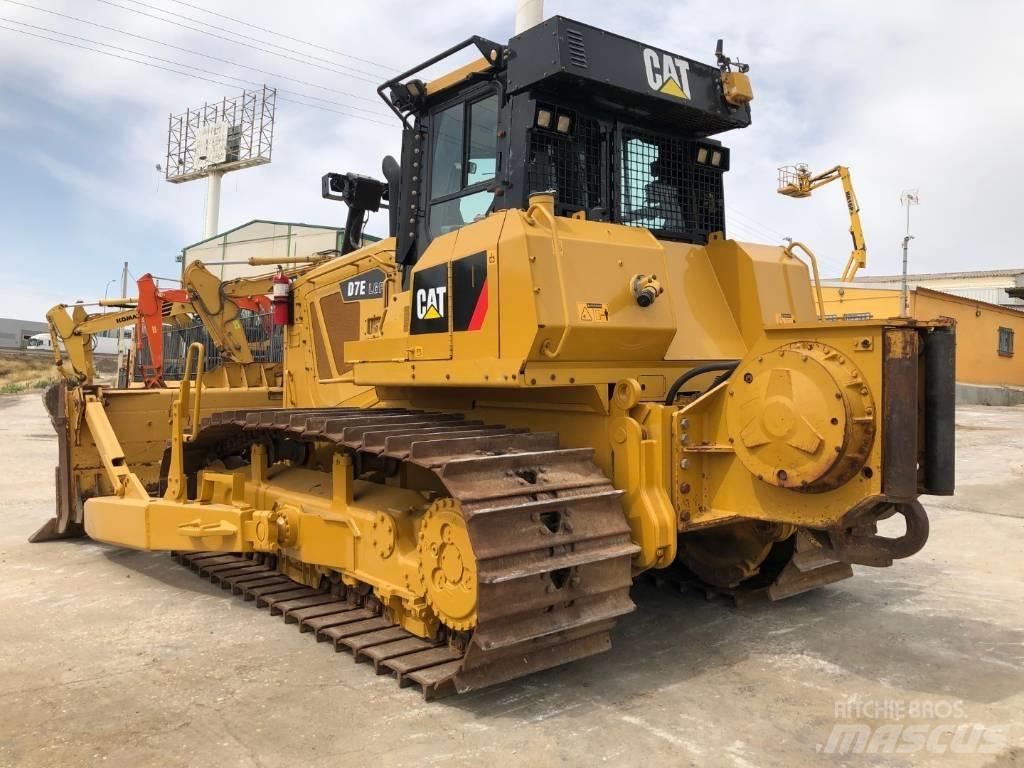 CAT D7E Macarale
