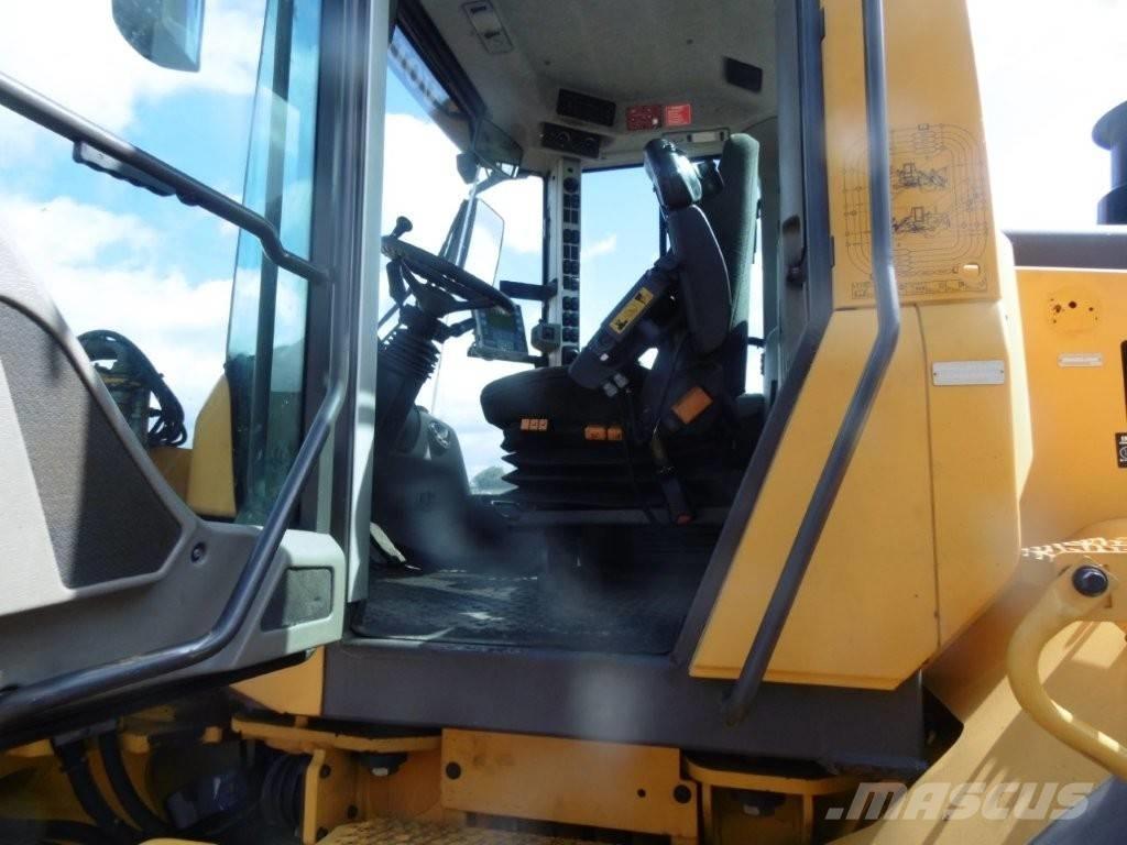 Volvo L 120 F Incarcator pe pneuri