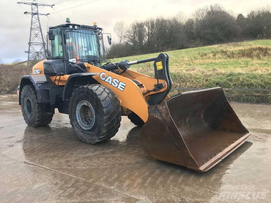 CASE 821 GXR Incarcator pe pneuri