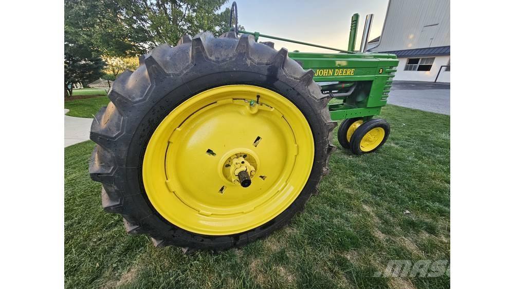 John Deere B Excavatoare