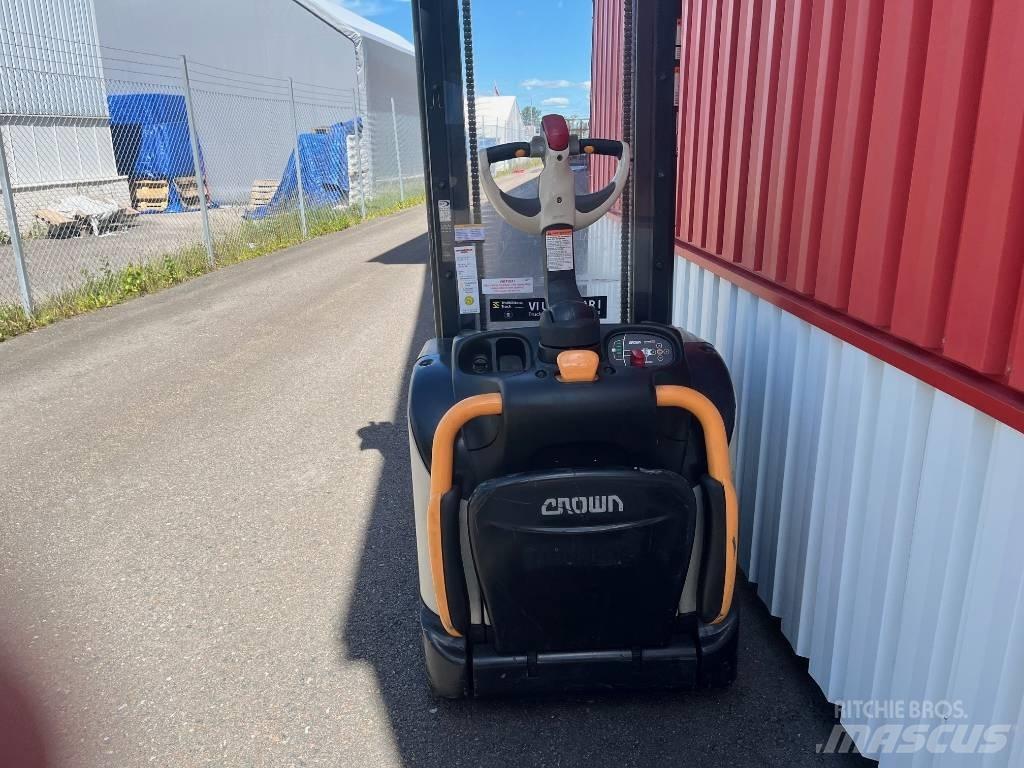 Crown ET4000-1.2 Transpaleta manuala