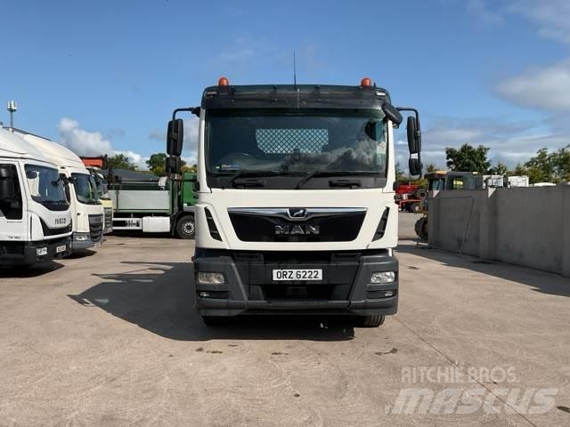 MAN TGM 18.250 Camion cu incarcator