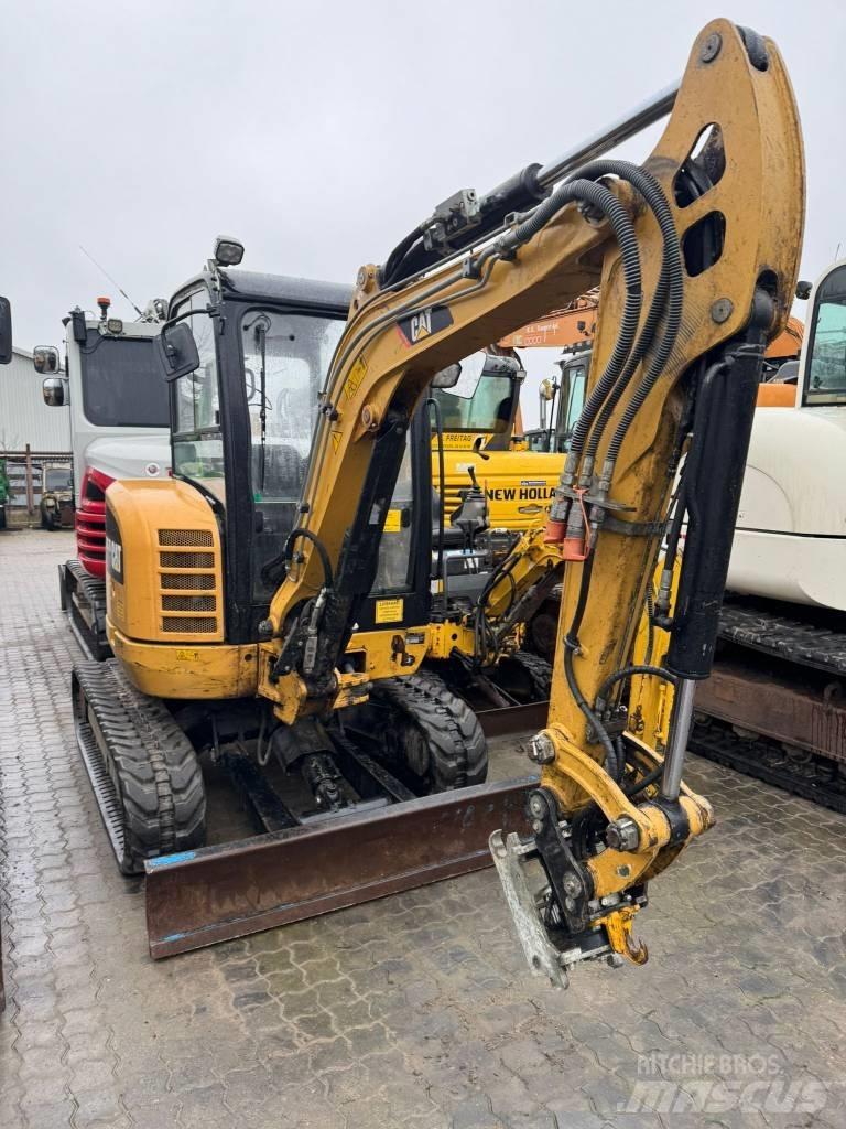CAT 302.7 D Mini excavatoare < 7t