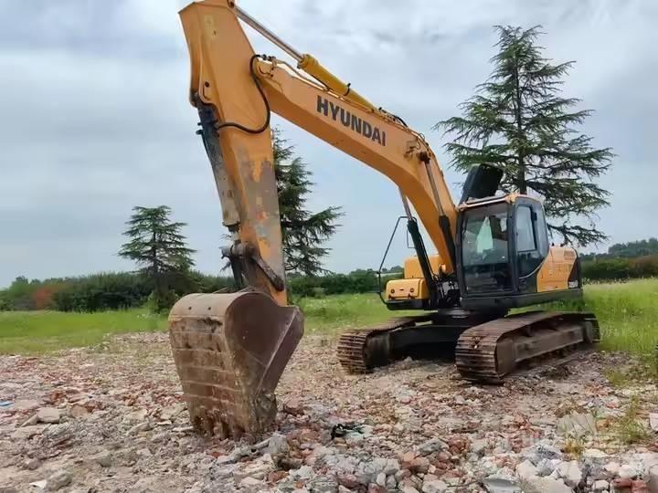 Hyundai 225LVS Excavatoare pe șenile
