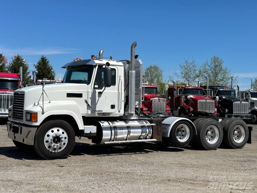 Mack CHU613 Autotractoare
