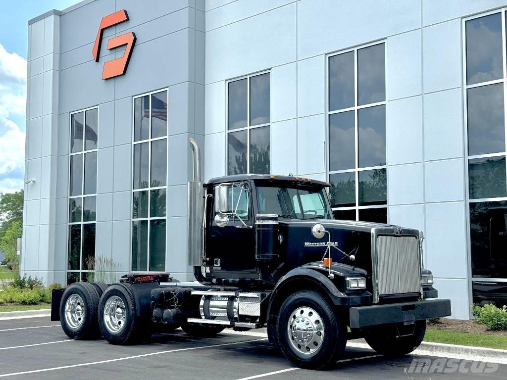 Western Star 4900 SF Autotractoare