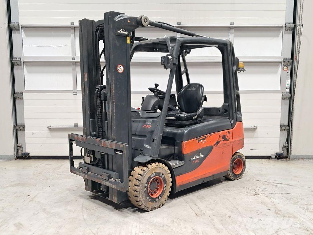 Linde E30L-01 Stivuitor electric