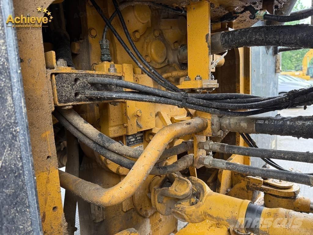 SEM 655F Incarcator pe pneuri