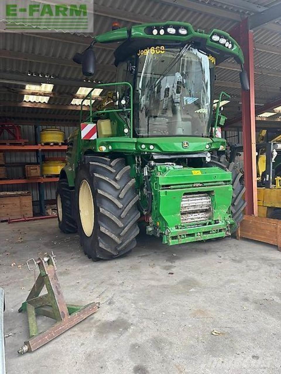 John Deere 8600 Forajere cu autopropulsare