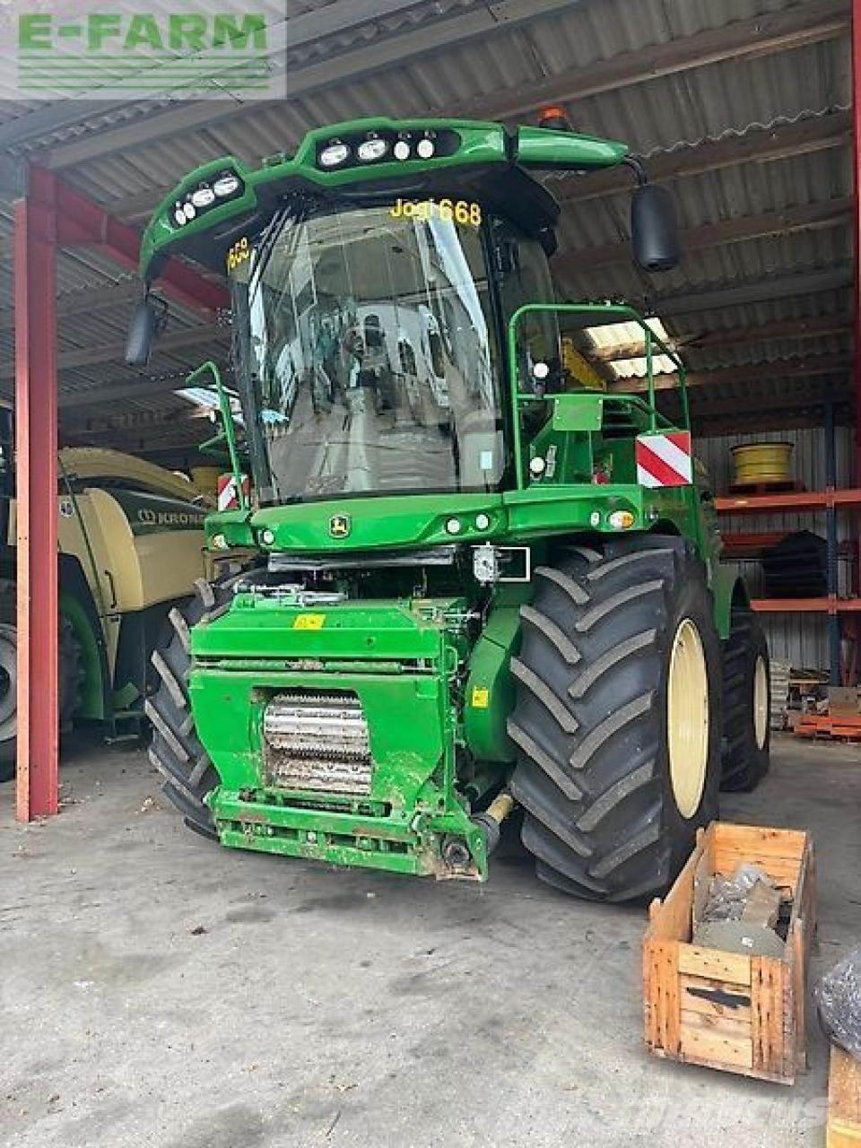 John Deere 8600 Forajere cu autopropulsare