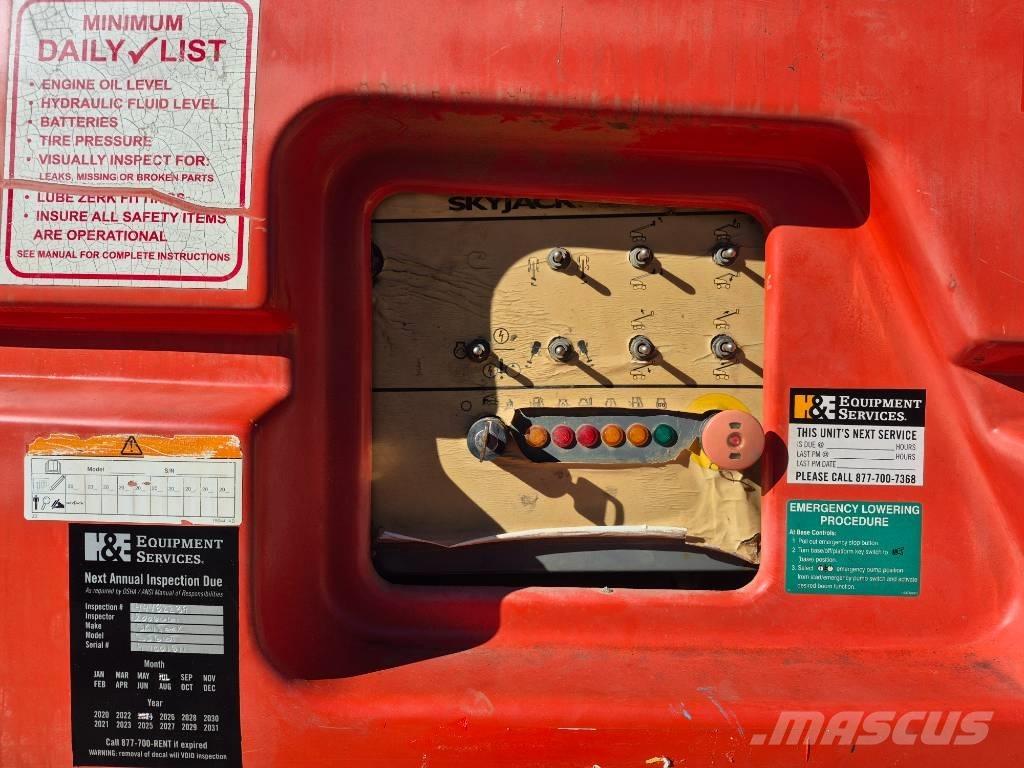 SkyJack SJ 66 T Nacele cu brat articulat