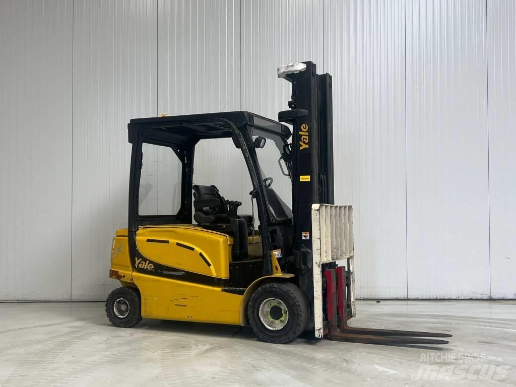 Yale ERP30VL Stivuitor electric