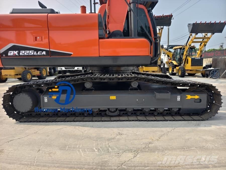 Doosan DX 225 LCA Excavatoare pe șenile
