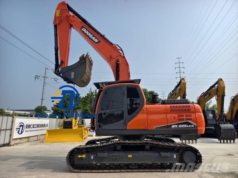 Doosan DX 225 LCA Excavatoare pe șenile
