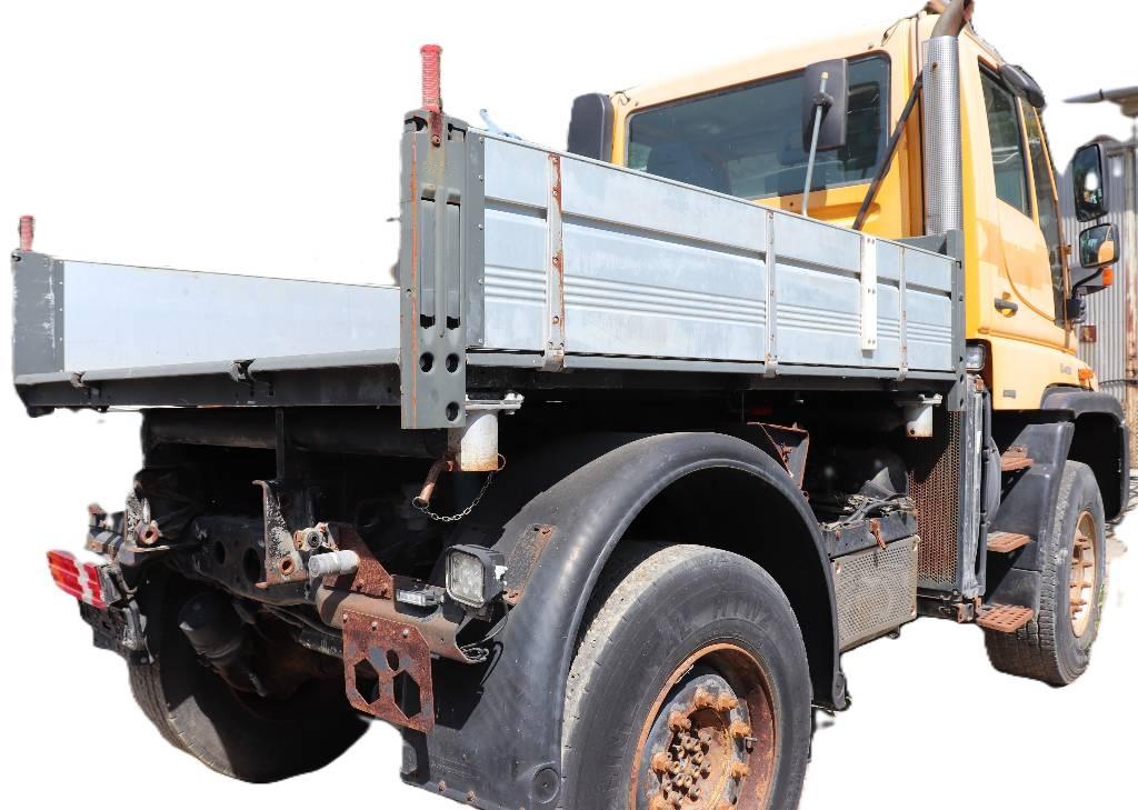 Unimog U400 Camioane platforma/prelata