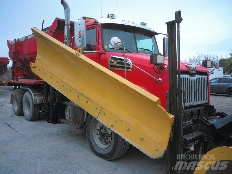 Western Star 4700 SB Lame pentru dezapezire si pluguri