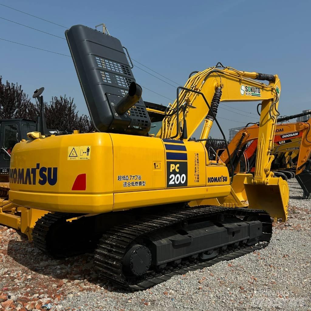 Komatsu 200-8 Excavatoare pe șenile
