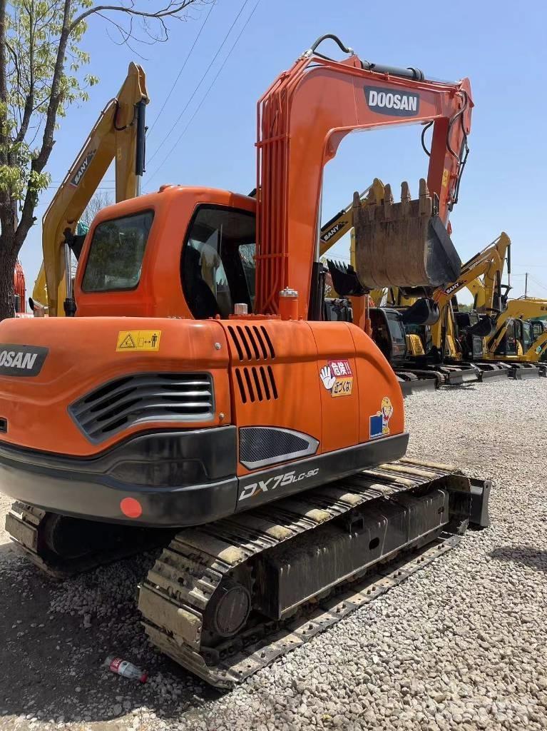Doosan DX75 Mini excavatoare < 7t