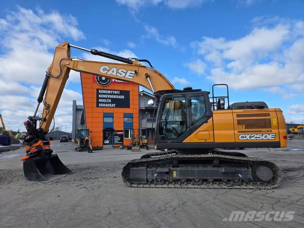 CASE CX 250 E LC Excavatoare pe șenile
