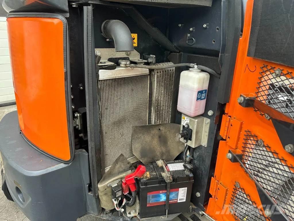 Hitachi ZX26U-6CR Mini excavatoare < 7t