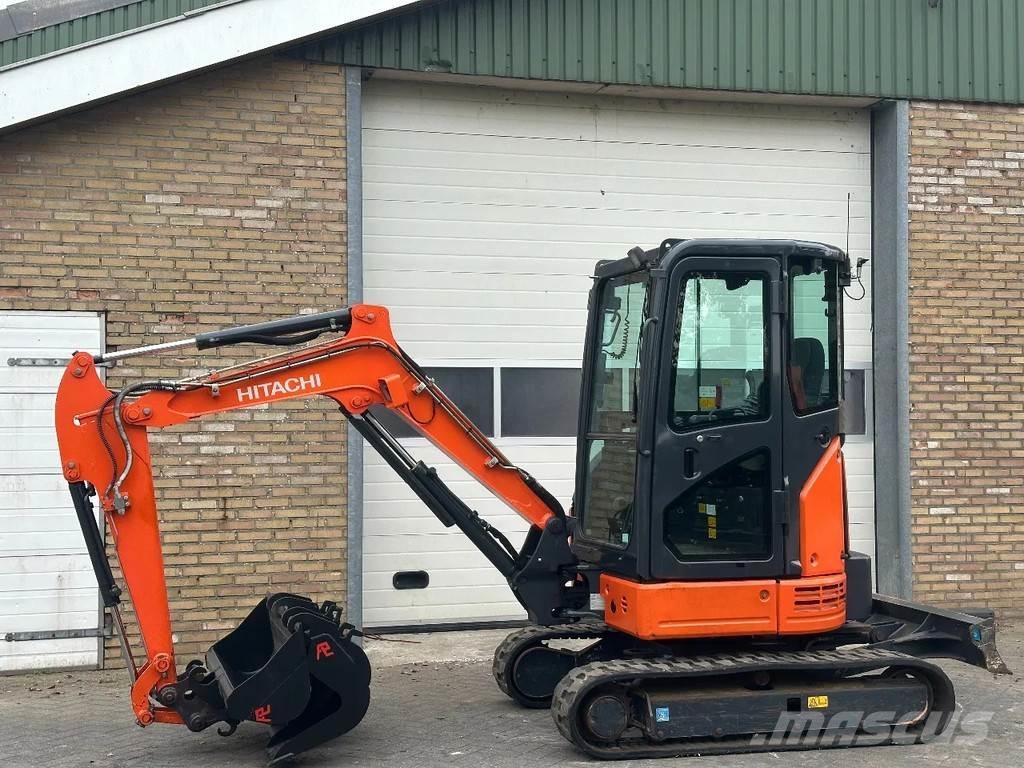 Hitachi ZX26U-6CR Mini excavatoare < 7t