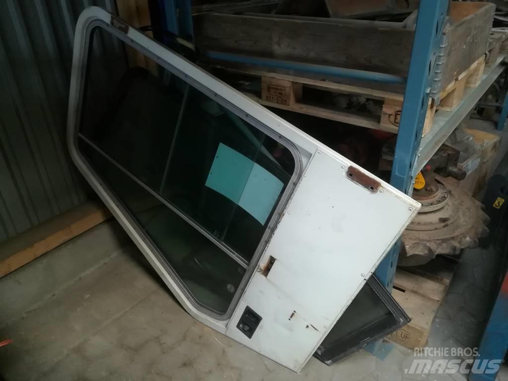 O&K RH6 Cabine si interior