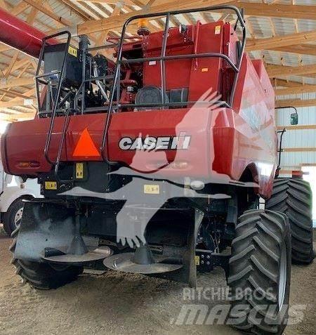 Case IH 7130 Combine de secerat