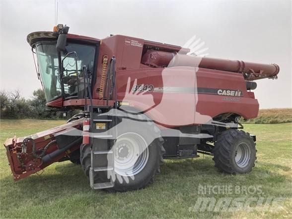 Case IH 8240 Combine de secerat