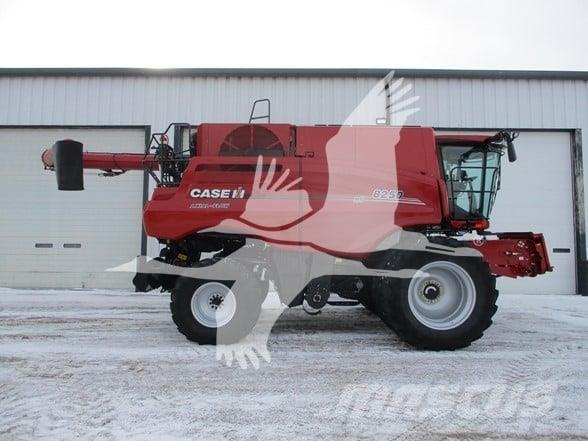Case IH 8250 Combine de secerat