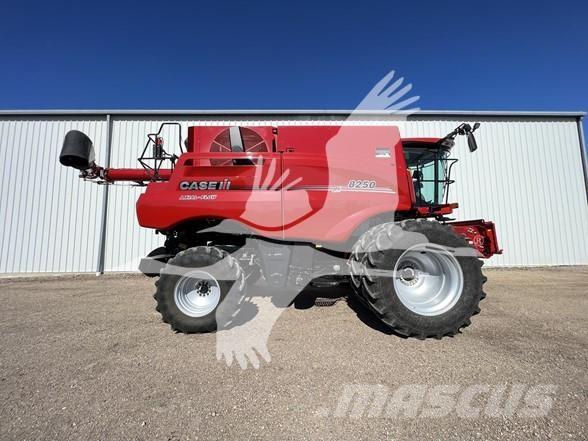 Case IH 8250 Combine de secerat