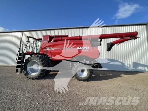 Case IH 8250 Combine de secerat
