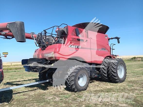 Case IH 8250 Combine de secerat